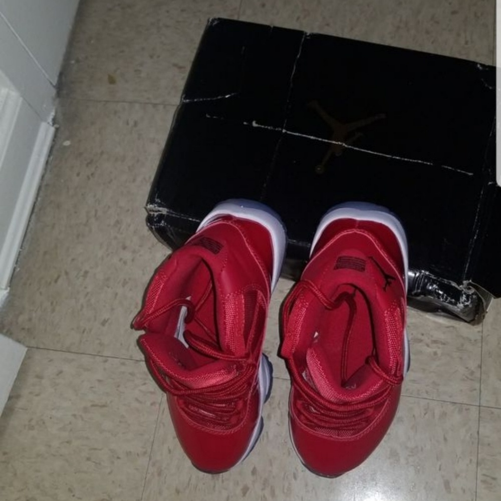 Jordan 11 size US 7